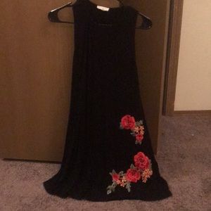 Black sleeveless dress